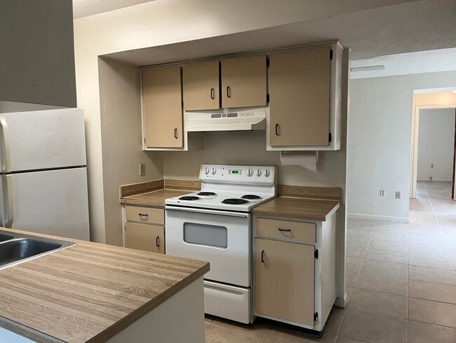 Building Photo - 159 Scottwood Dr SE