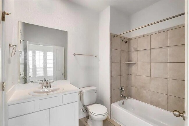 Building Photo - 541 Palmilla St