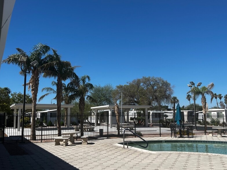 Building Photo - 2627 S Lamb Blvd