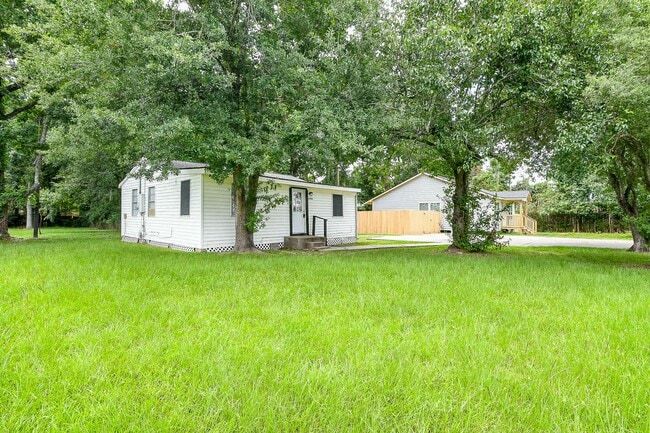 Building Photo - 24204 Linda Ln