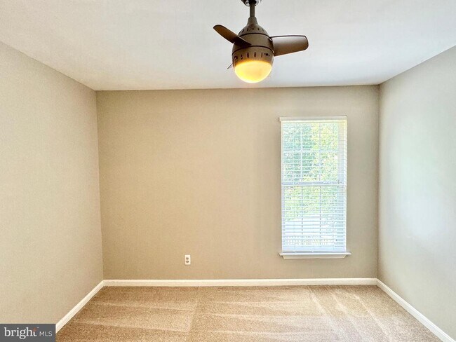 Building Photo - 16 Westchester Ct