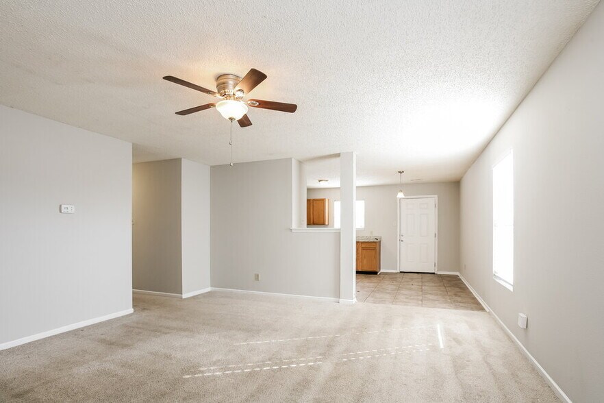 Building Photo - 10860 Wymm Ln