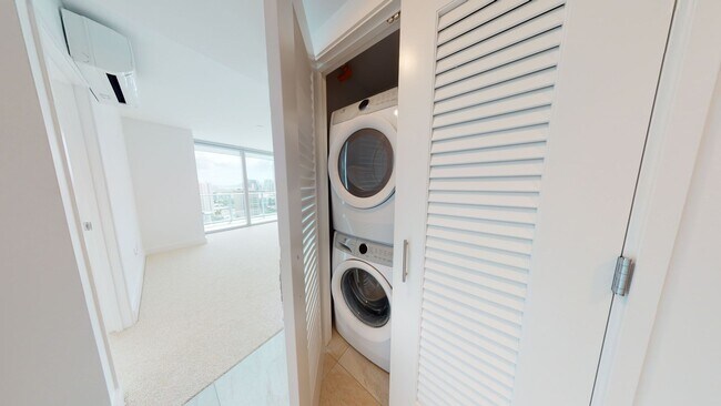 Building Photo - 2BD/2BA/1PRKG Condo Rental at Azure Ala Mo...