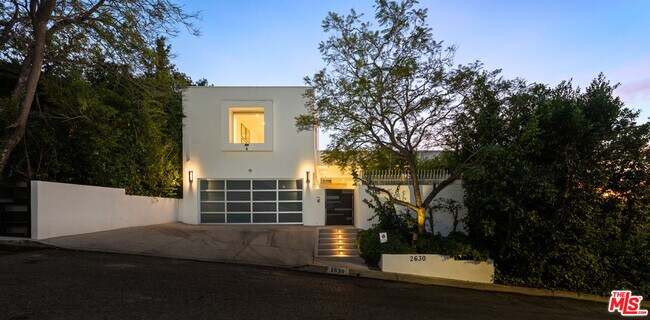 Building Photo - 2630 Eden Pl