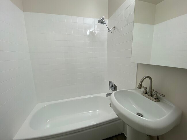 Building Photo - 4000 Sequoia St