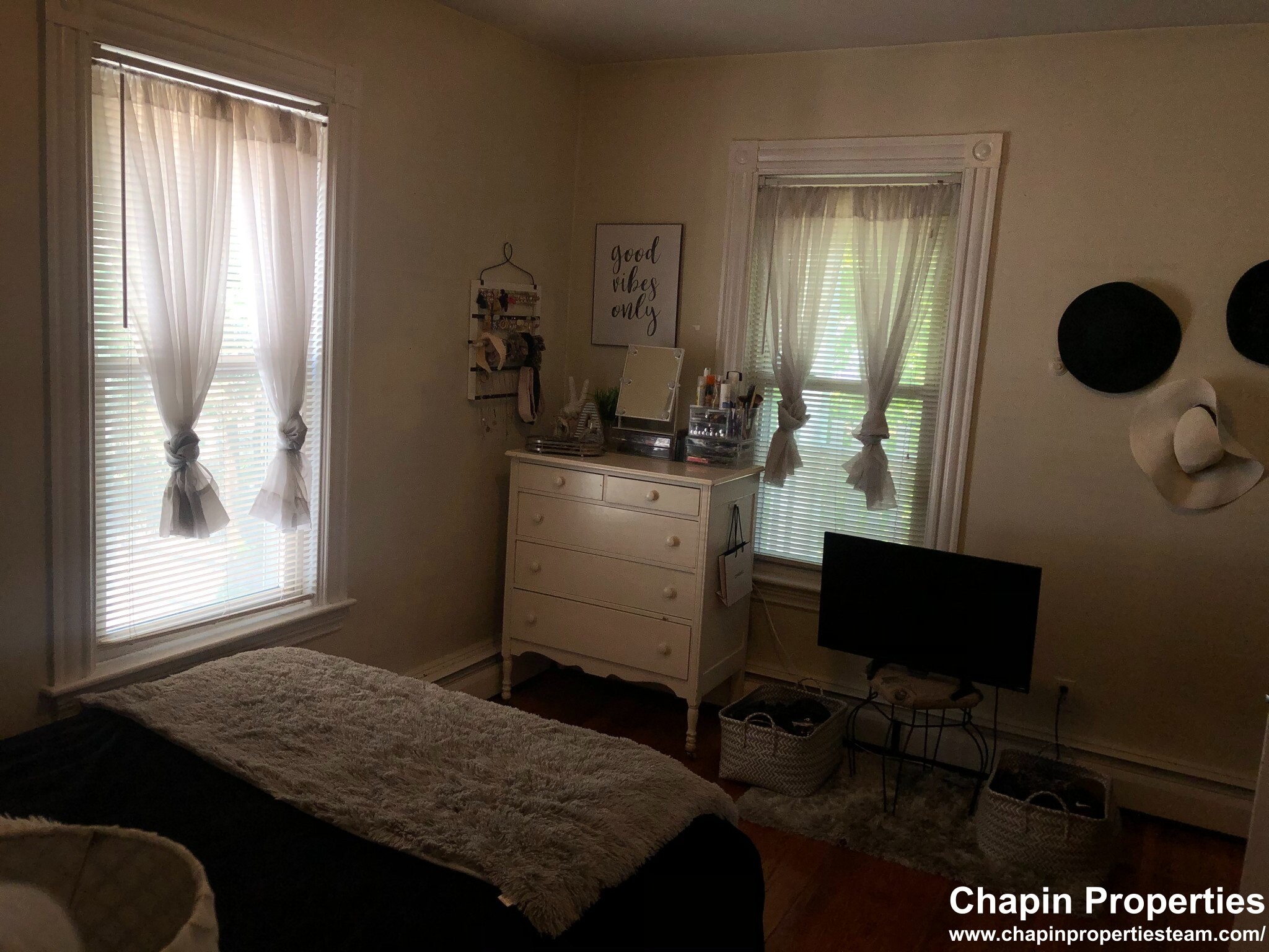 Building Photo - 66 Chestnut St