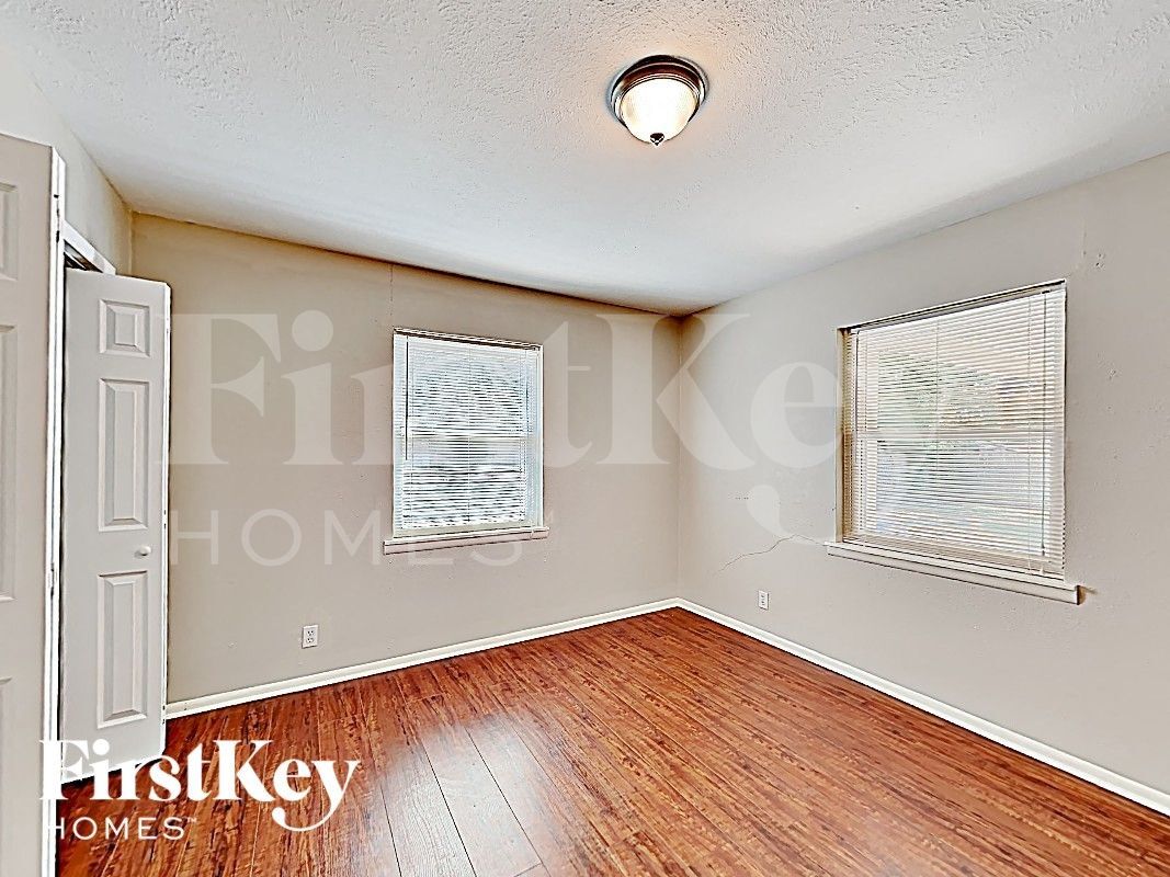 Building Photo - 4009 Shawnee Trail