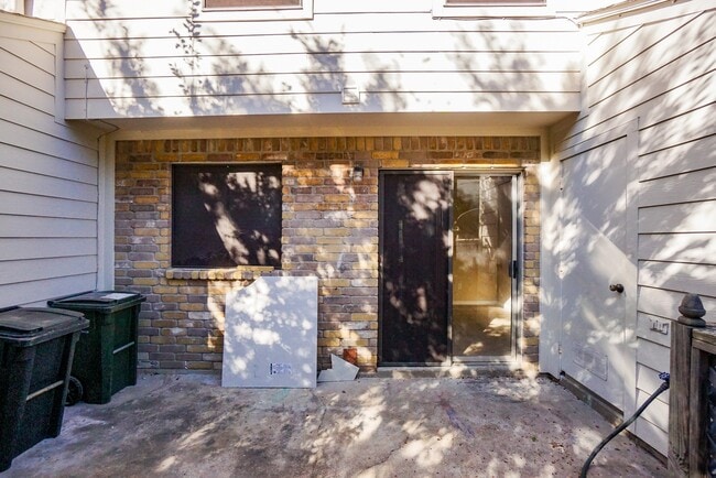 Building Photo - 2808 Grants Lake Blvd