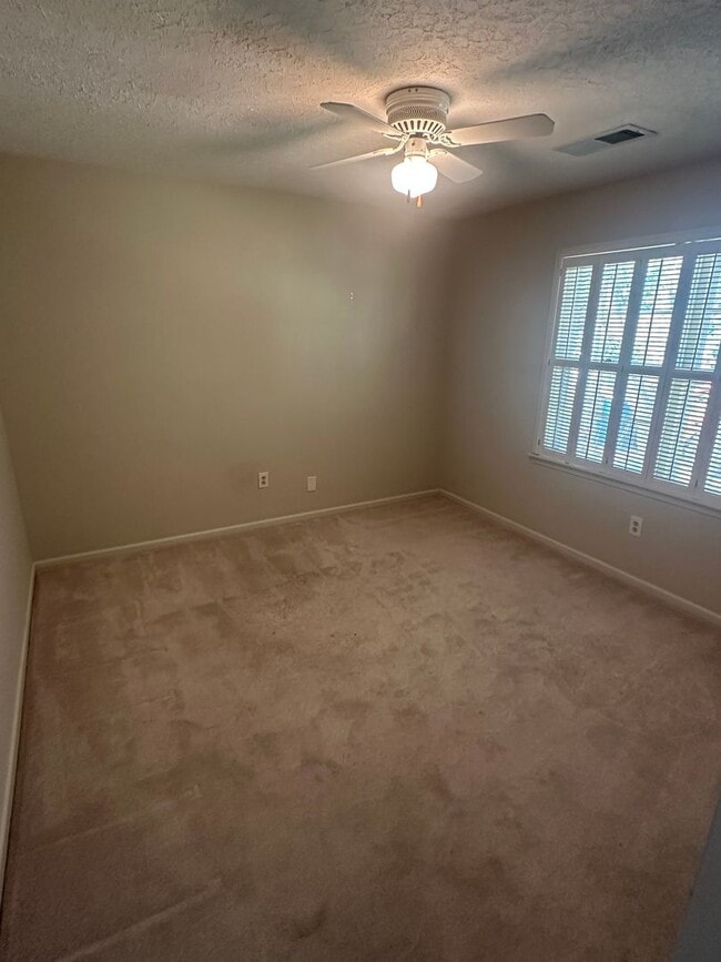 Building Photo - 4BD/3.5BA Germantown Charmer!