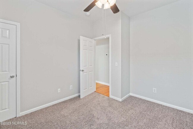 Building Photo - Home for rent with close proximity to tran...