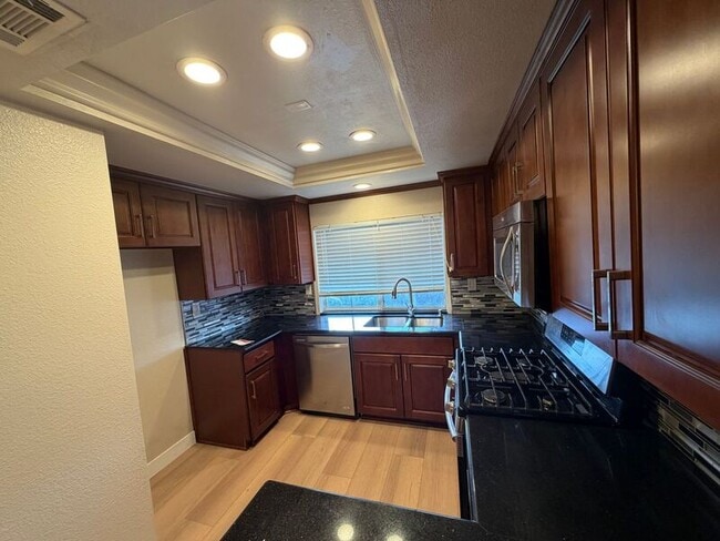 Building Photo - 28138 Bavaria Dr