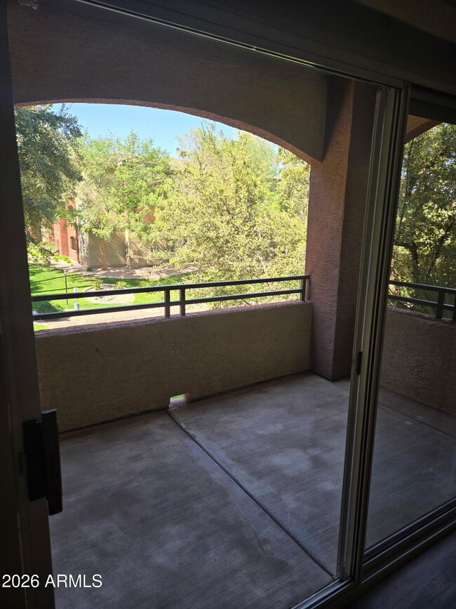 Building Photo - 5401 E Van Buren St