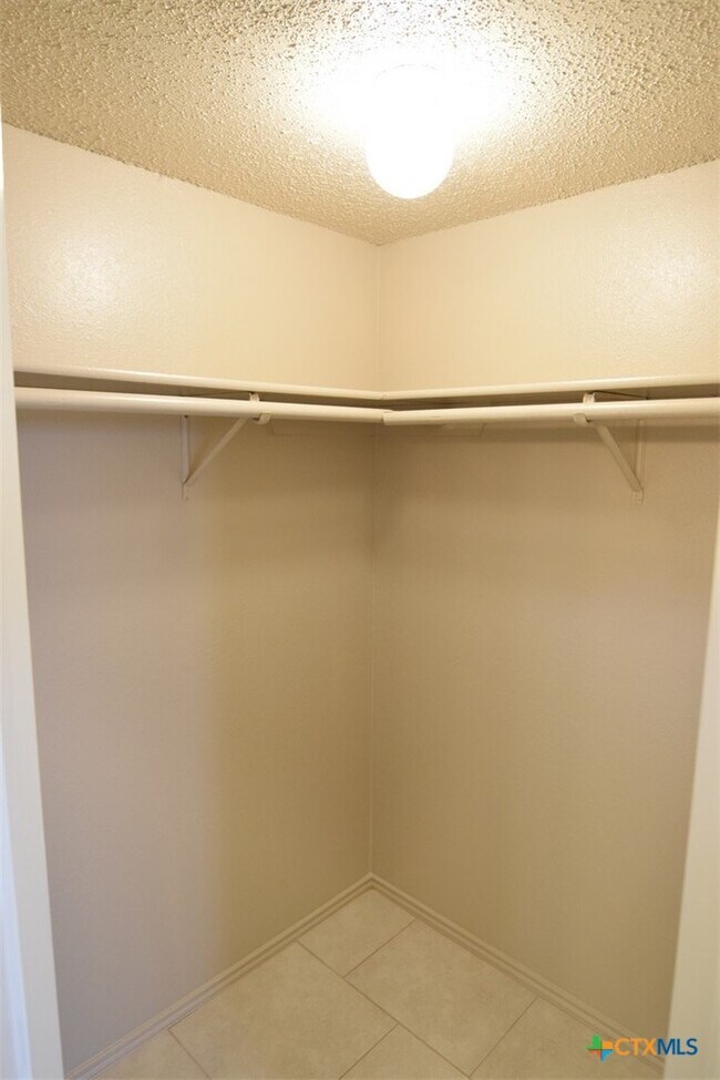 Building Photo - 4807 Teal Dr