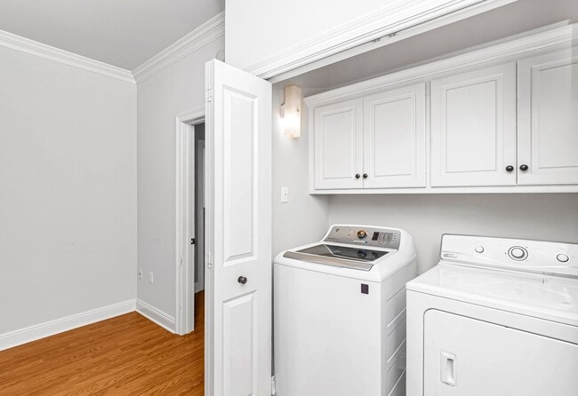 Building Photo - Fully Furnished 2 Bed / 2 Bath with Garage & Courtyard in Village St. George