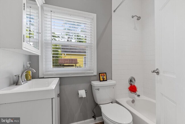 Building Photo - 4838 Virginia St