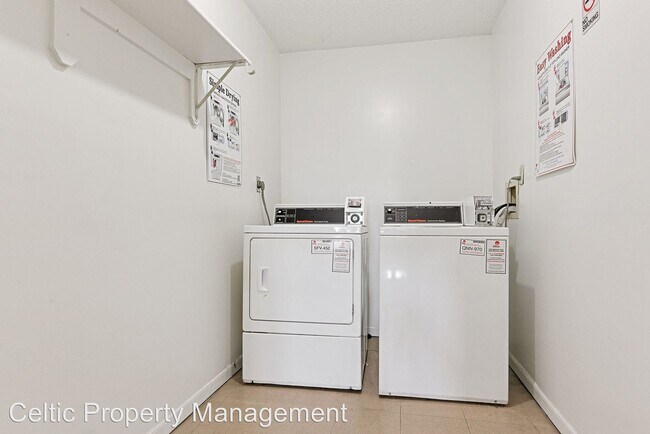 Building Photo - 6720 N Randall Ct