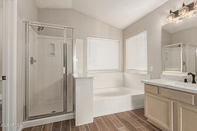 Building Photo - 4522 E Rowel Rd