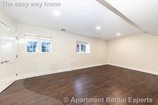 Building Photo - 48 Caldwell Rd