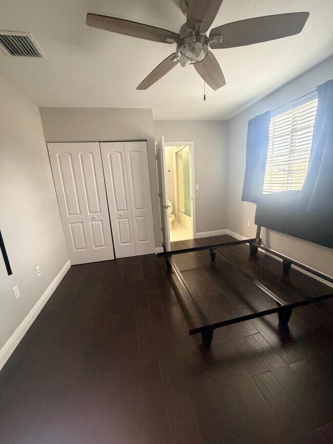 Building Photo - 7644 Foxcroft Ln