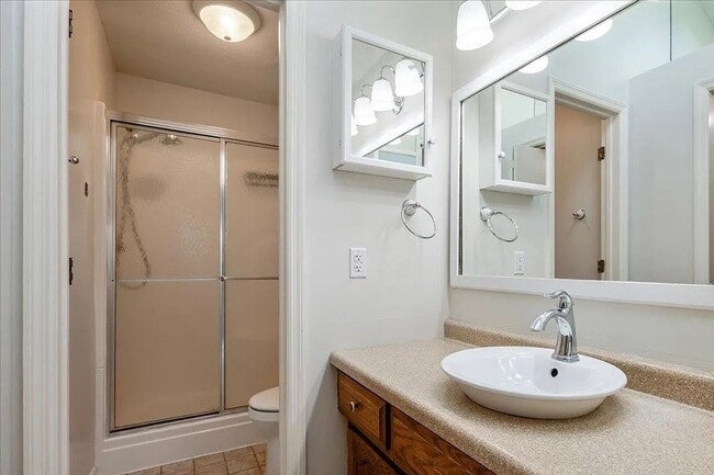 Building Photo - Exceptional Millard School District Home For Rent