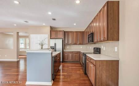 Building Photo - 11239 Justin Oaks Dr N