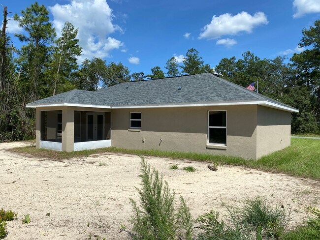 Building Photo - Desirable SW Ocala Neighborhood- 3/2/2 **W...