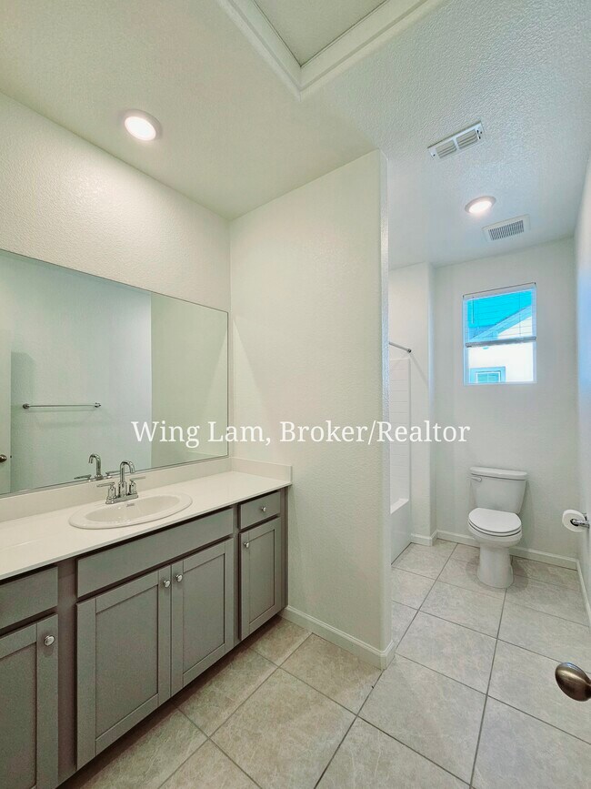 Building Photo - 3165 Sunny Gate Ln