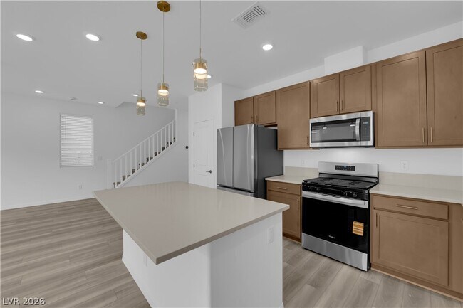 Building Photo - 10239 Estancia Hl St