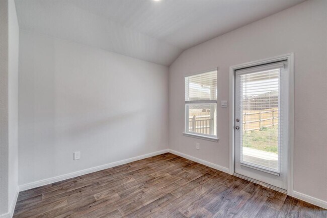 Building Photo - 109 Bethpage Dr
