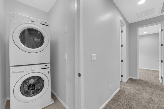 Building Photo - 11655 Redwood Mountain Ave