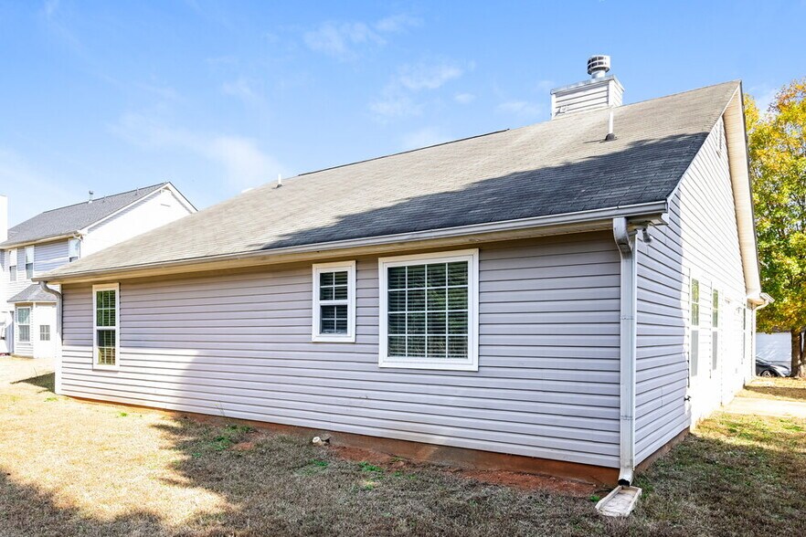 Building Photo - 1855 Neighborhood Walk