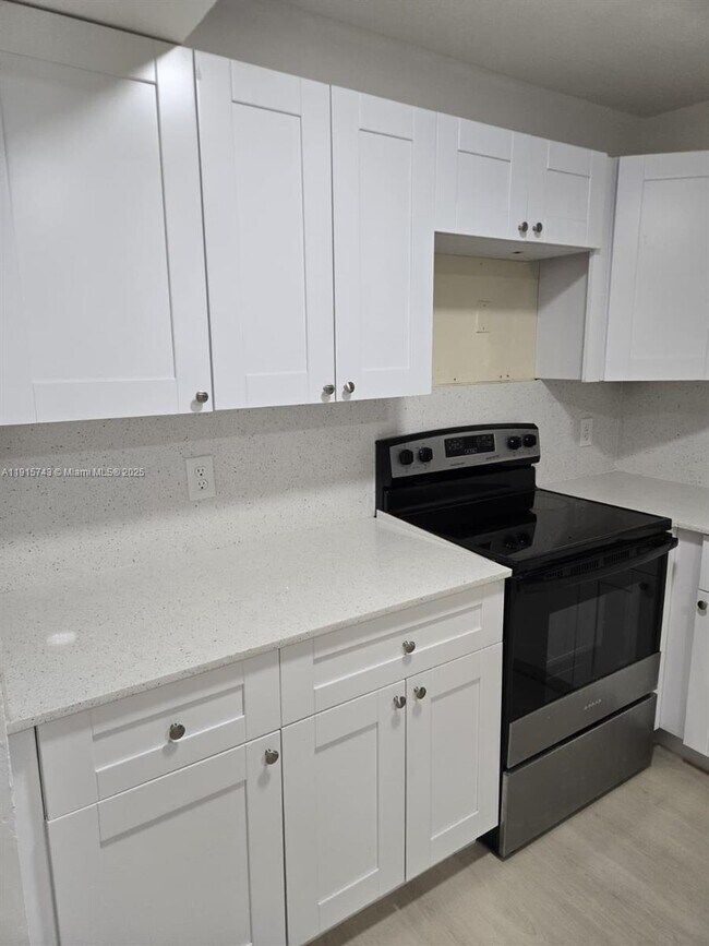 Building Photo - 2287 W 53rd Pl