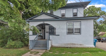 Building Photo - 809 W Cedar St