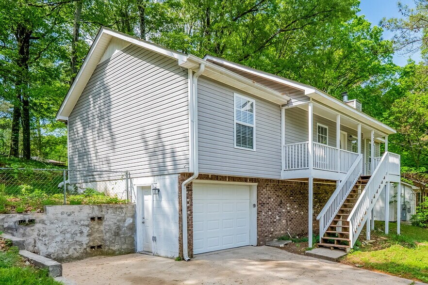 Building Photo - 705 13th Ct NW