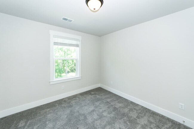 Building Photo - 7722 Park Gate Dr