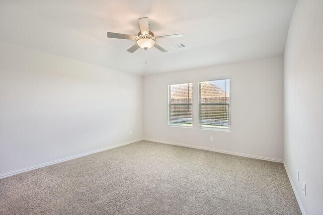 Building Photo - 2203 Gustavus Dr