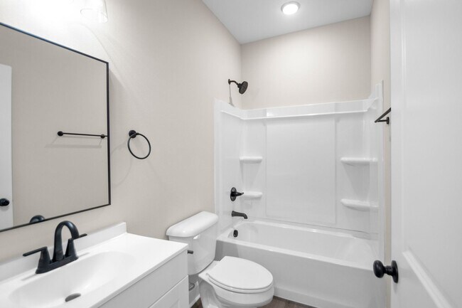 Building Photo - 1523 S Cedar St