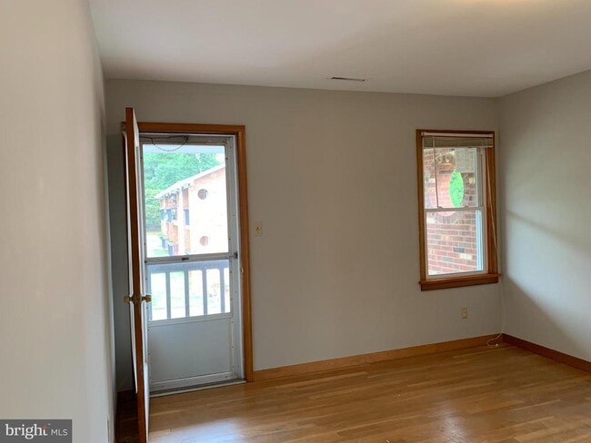 Building Photo - 111 Green St