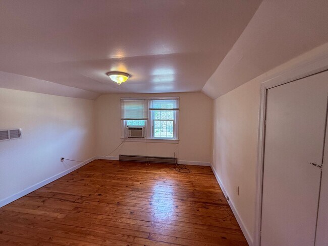 Building Photo - 1617 Kennedy Ave