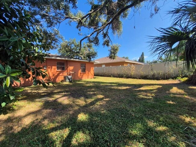 Building Photo - 2413 E 38th Ave