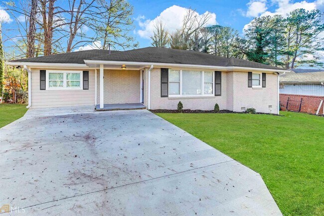 Building Photo - 2188 Glendale Dr