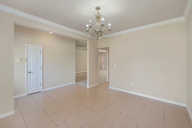Building Photo - 2253 Lewis St