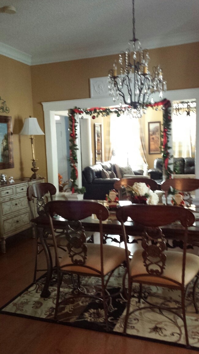 Building Photo - 1905 Ivy St