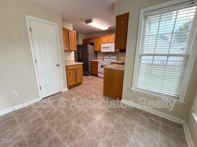 Building Photo - 404 Springside Dr