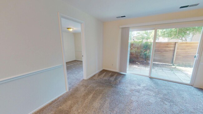 Building Photo - 19437 Brassie Pl