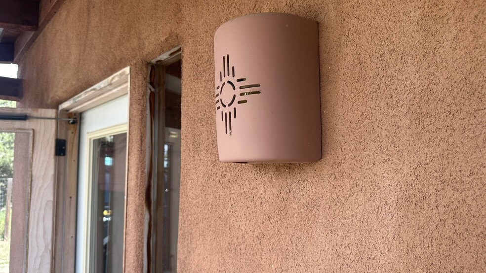 Portal Light - 4210 Ravine Rd