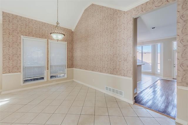 Building Photo - 313 Meadowood Ln