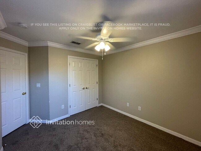 Building Photo - 10448 Deerberry Dr