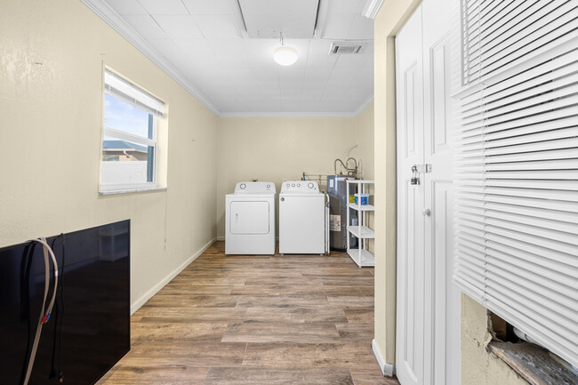 Building Photo - 1172 Binney Dr