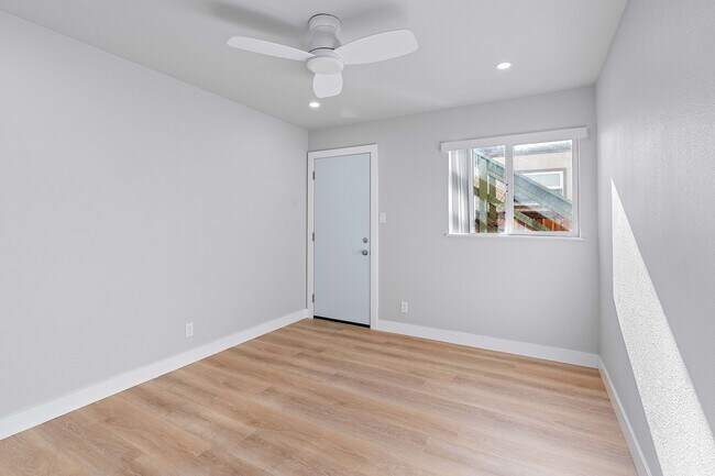 Building Photo - 1305-1321 Laurel Street